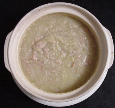 [ Porridge of leek, ginger, tuna and wheat ]