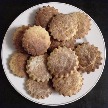 [ Cone meal and peanut butter cookies ]