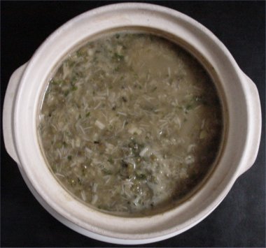 [ Porridge of mung beans, dried scallops and basil ]